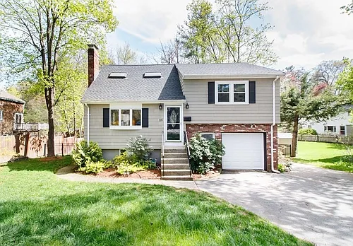 116 Manor Ave Photo 1