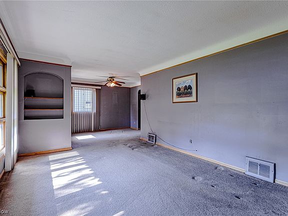 5th image of 5521 Elizabeth Ave