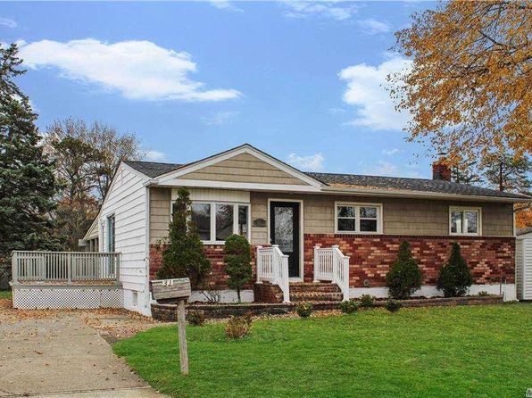 31 Henderson Pl Brentwood Ny 11717 Zillow