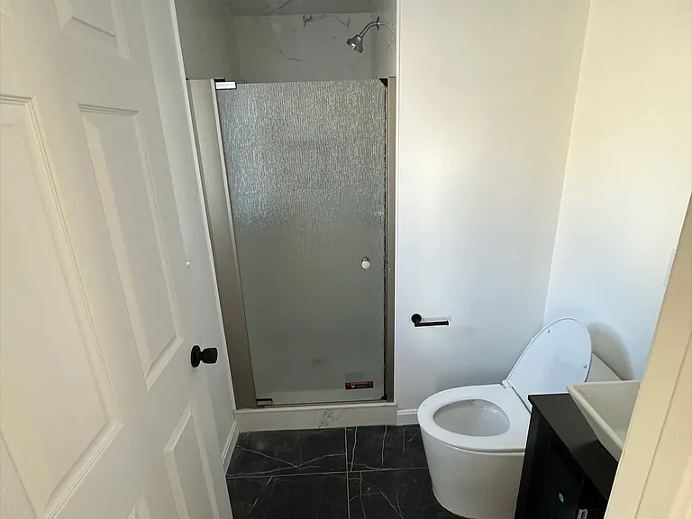19 Leslie Rd — Photo 8