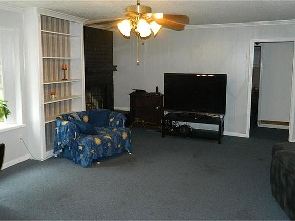 5th image of 22306 Greenbrook Dr