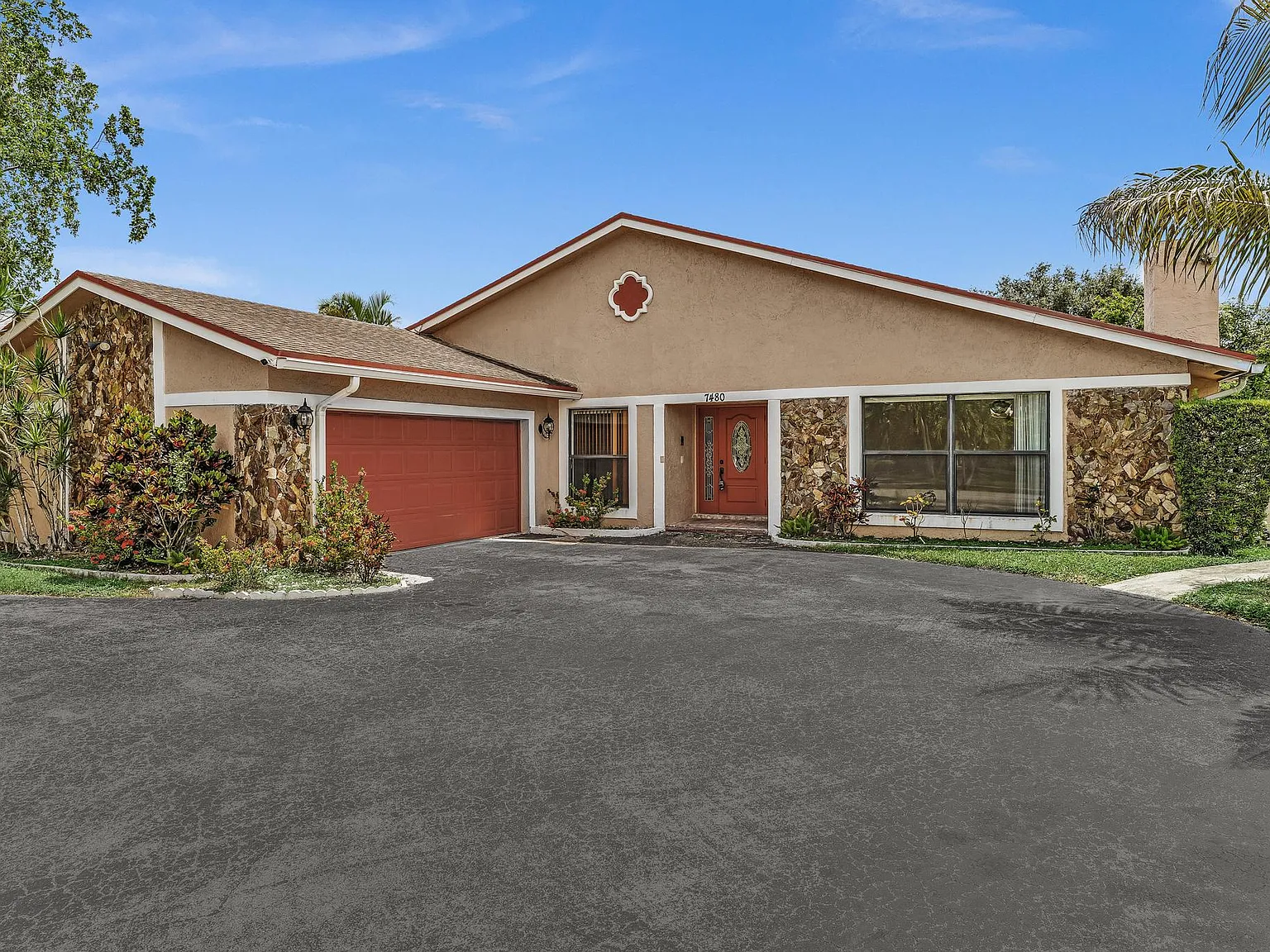 3 bed, 1920 sqft, $3,700 — Photo 3