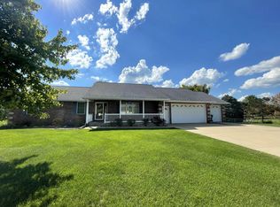 8925 Spring St, Rock Falls, IL 61071