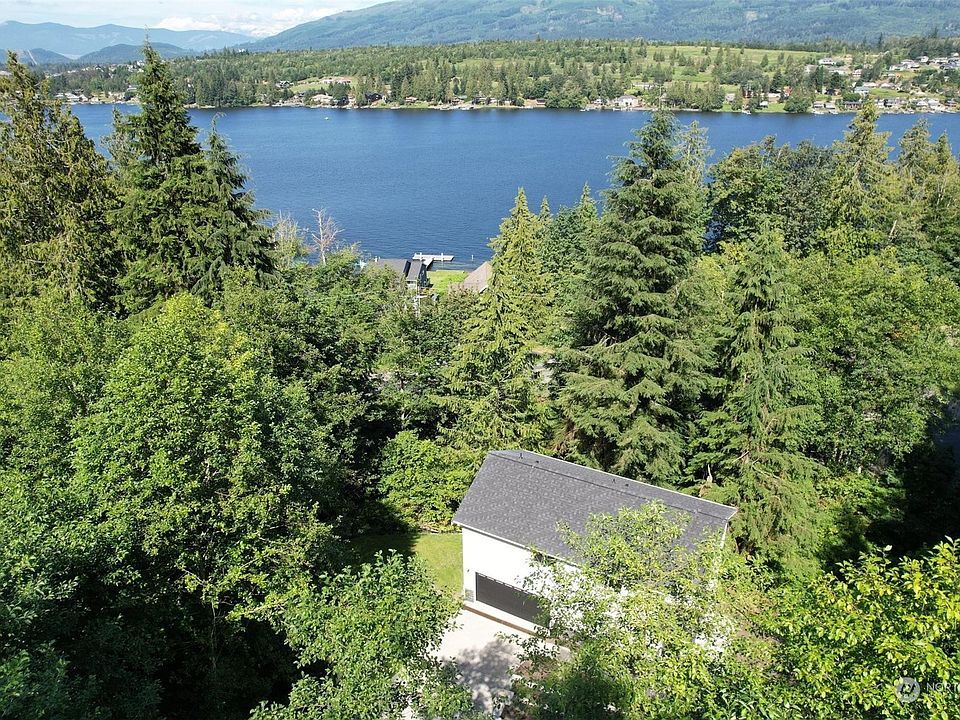 New home on Majestic Ridge Ln at Big Lake >