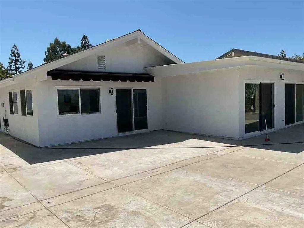 3 bed, 1698 sqft, $5,995 — Photo 2