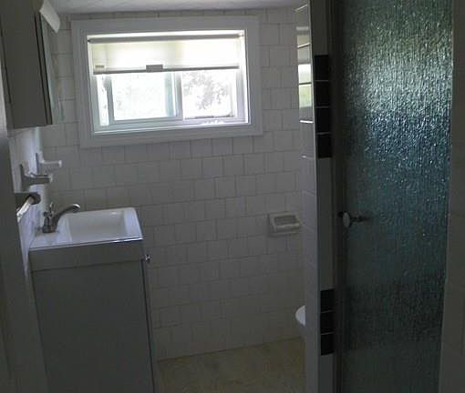 5th image of 122 Fellsmere St