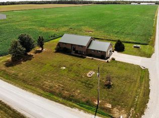 260 Wisher Rd, Patoka, IL 62875