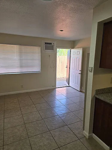 617 Maple St #2 Photo 1