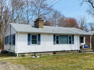 638 Crandall Rd, Tiverton, RI 02878