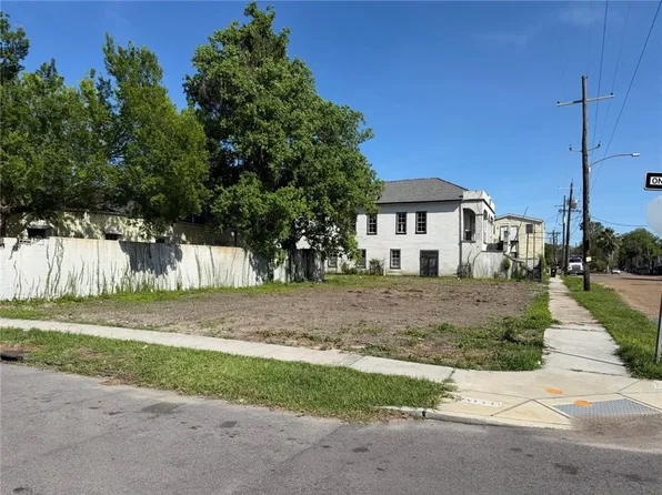 3022 Danneel St, New Orleans, LA 70115