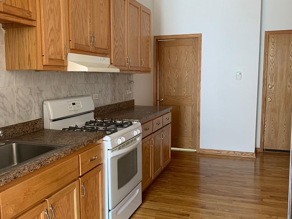 1st image of 2421 S Albany Ave #1F