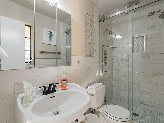 4th image of 1034 E Las Palmaritas Dr