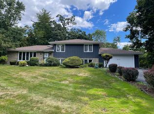 815 Vinewood Ave, Willow Springs, IL 60480