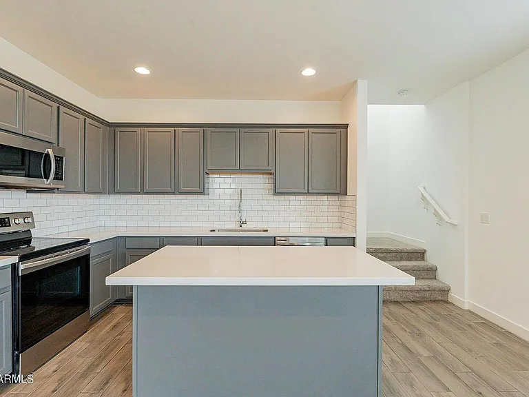 5516 S Dillon Cir — Photo 9