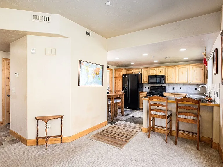 6144 N Fox Point Cir #C2 — Photo 5