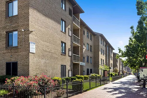 Washington Apartments Photo 1