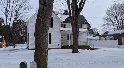 2nd image of 1831 Meridian St