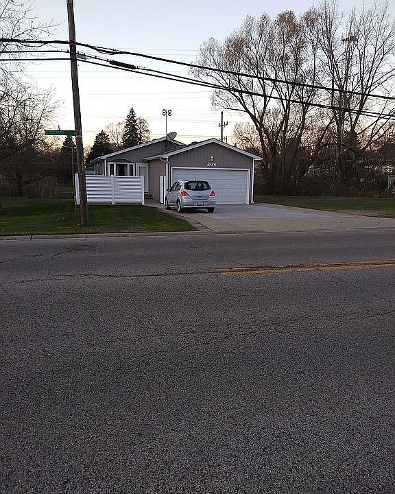 1st image of 20 W Clarendon Dr