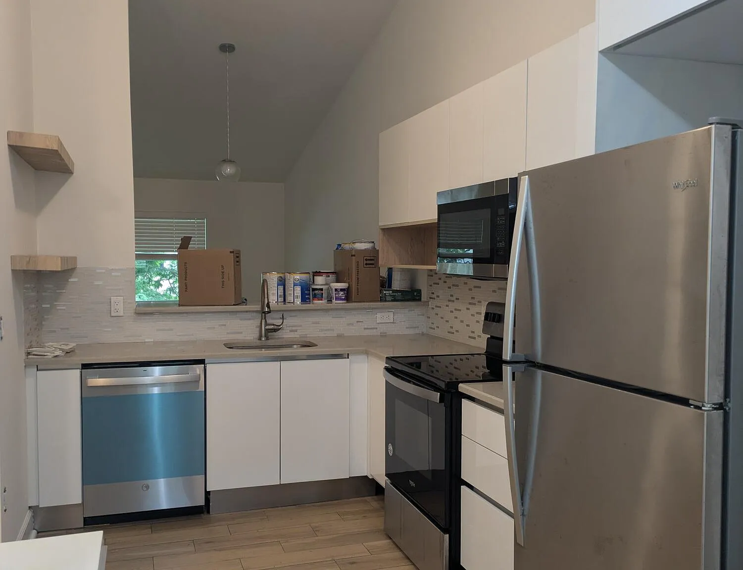 3 bed, 2.0 bath, $2,700 — Photo 4