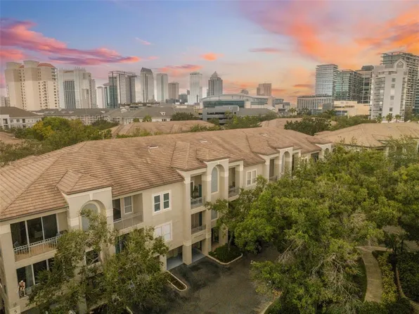 761 Mainsail Dr, Tampa, FL 33602