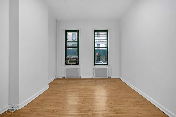 Rented by Compass | media 9