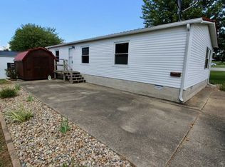 900 E Vine St, Fort Branch, IN 47648