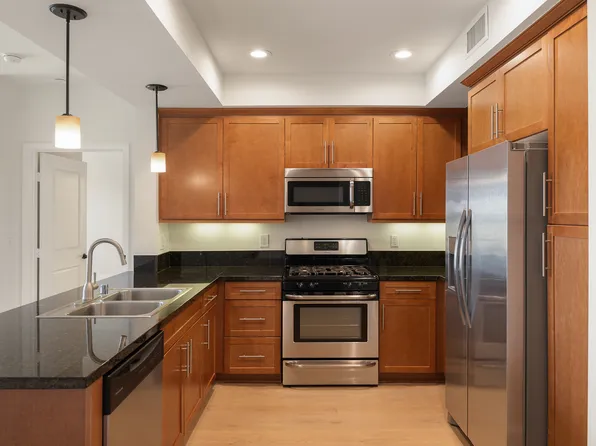 Metro Art Sherman Oaks