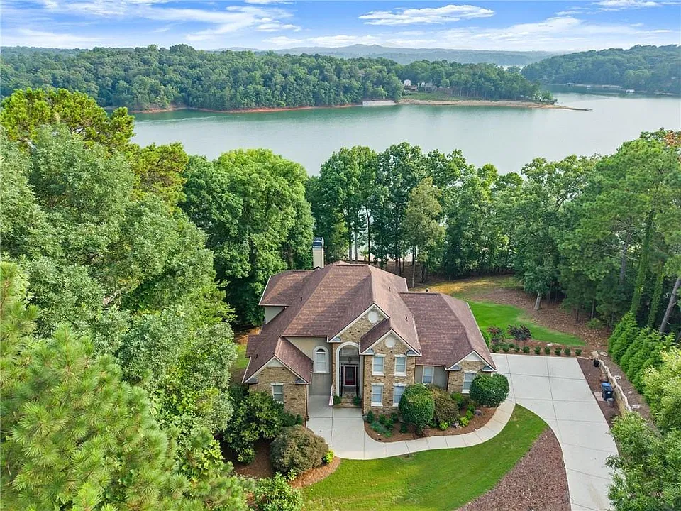 2819 NE Point Overlook