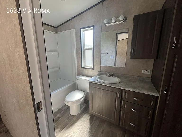 1628 Via Roma Dr — Photo 5