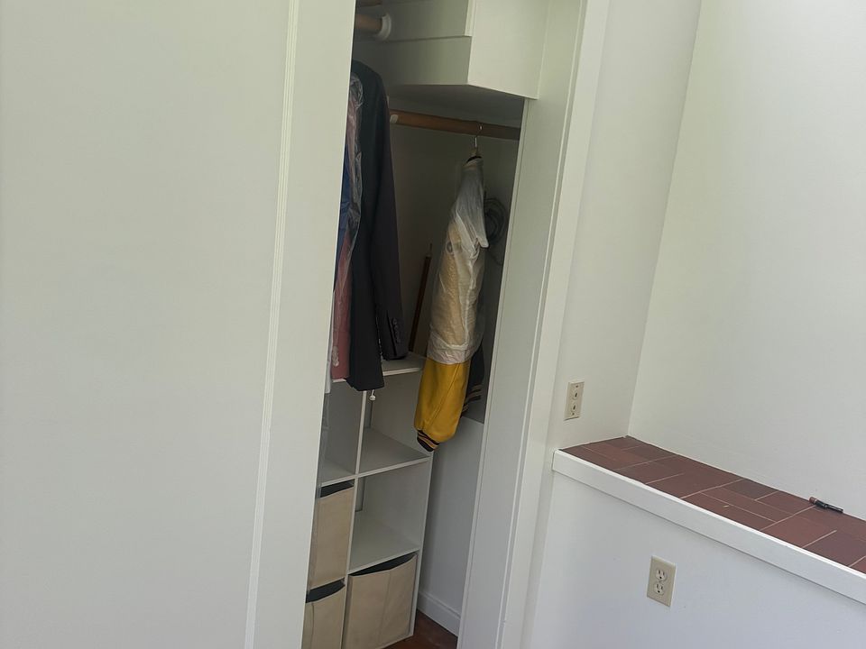 1st image of 23222 7th Ave SE