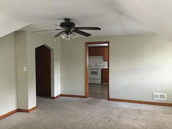 4th image of 415 3rd Ave S #2