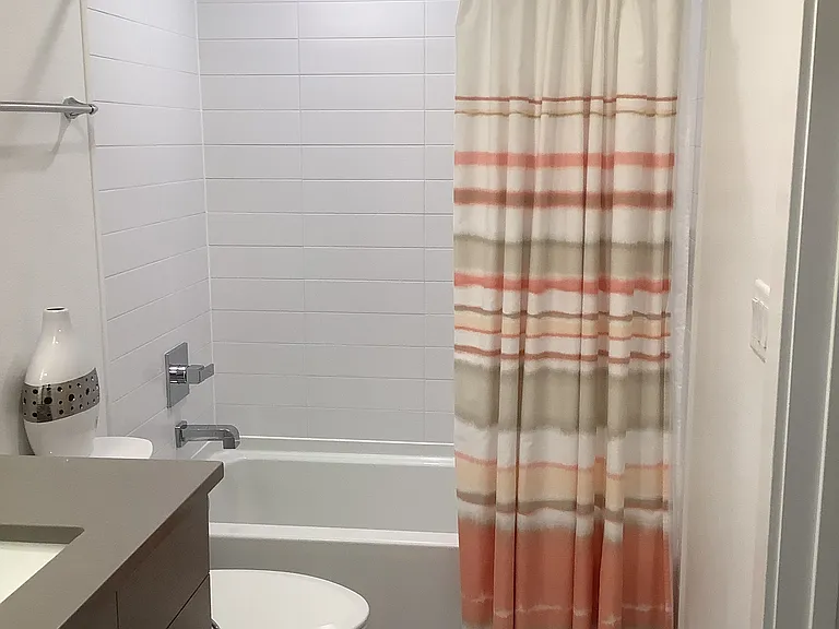 Entry level en-suite bathroom