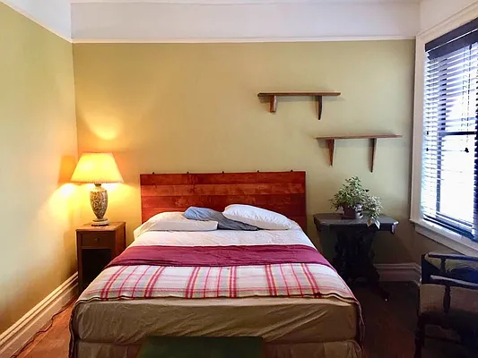 Sold by Living New York | media 4