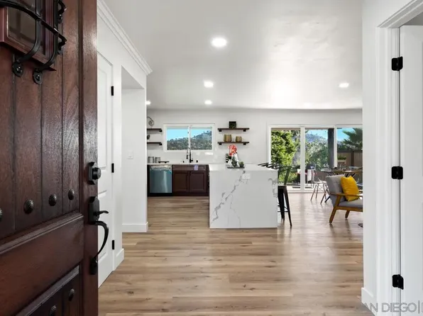 1693 Grossmont View Dr, El Cajon, CA 92020