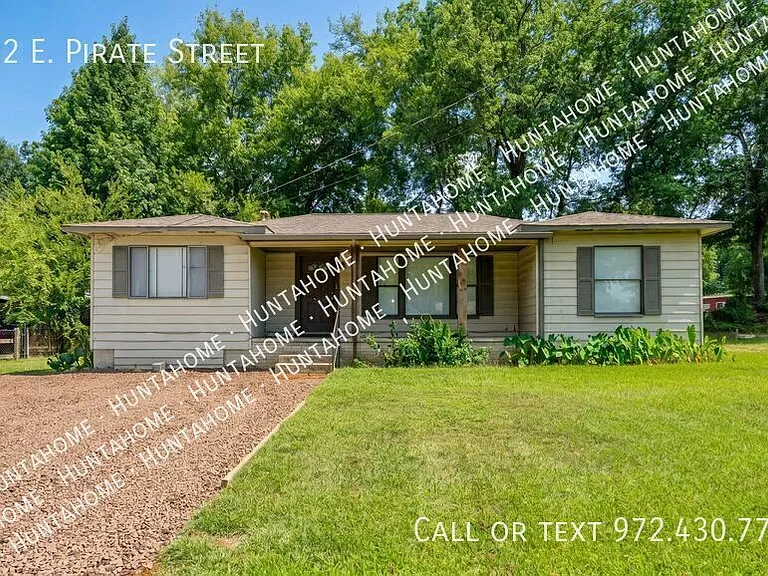 102 E Pirate St — Photo 20