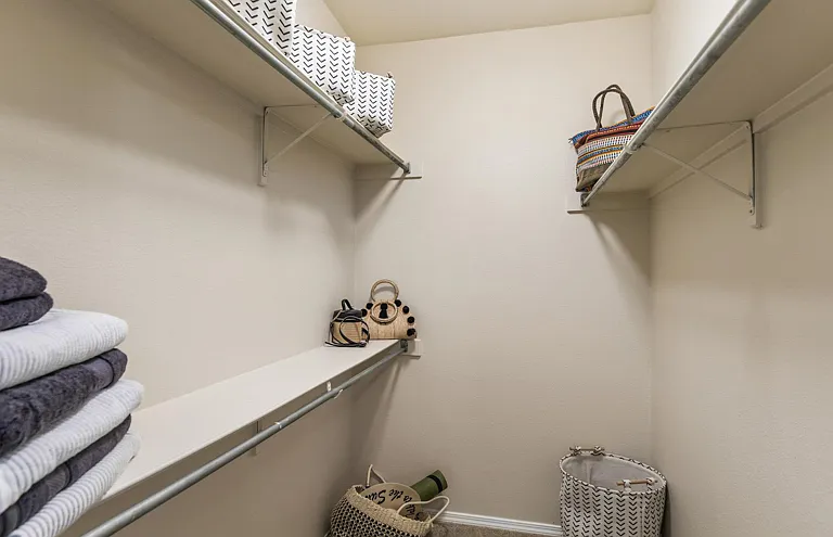 Ashford Apartments — Photo 7