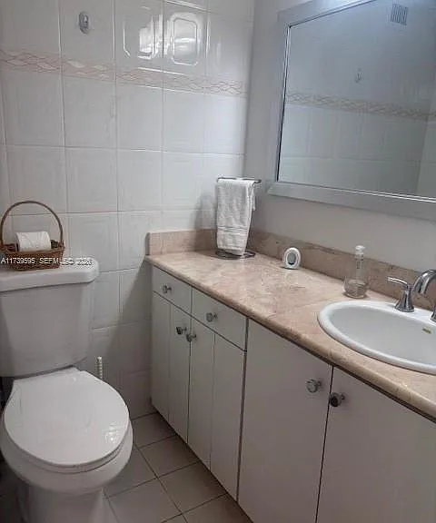 100 Lincoln Rd #821 — Photo 11