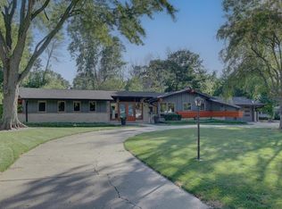 925 E Bay Point Rd, Bayside, WI 53217