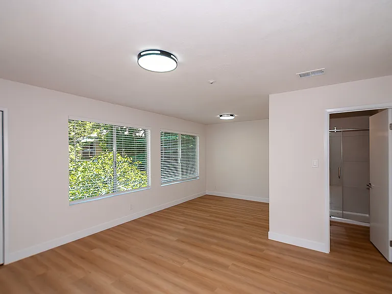 235 Ashley Cir — Photo 12