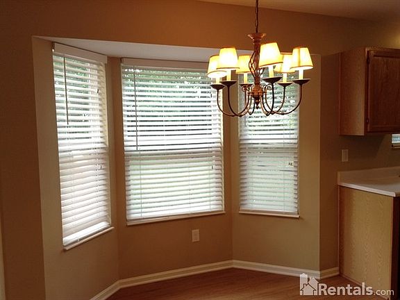 3rd image of 658 Weeping Willow Ln