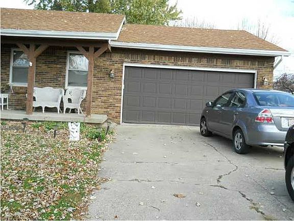 3rd image of 25 Lafayette Dr