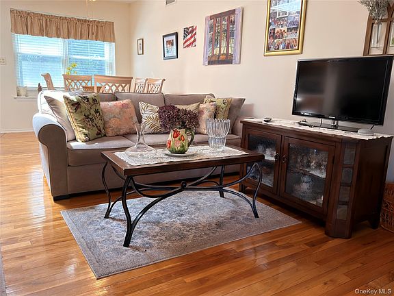 3rd image of 3 Primrose Lane #3