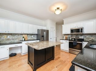 105 Queens Knoll Ct, Cary, NC 27513