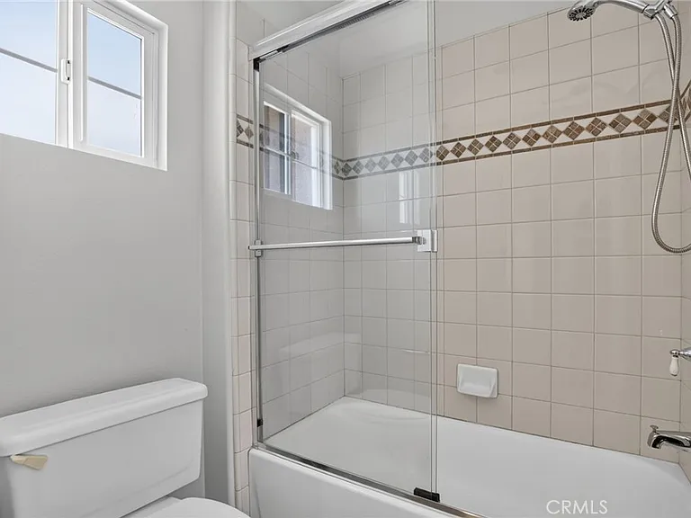 11217 Ravenna Ln — Photo 41