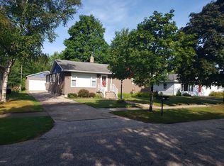 607 N Lavinia St, Ludington, MI