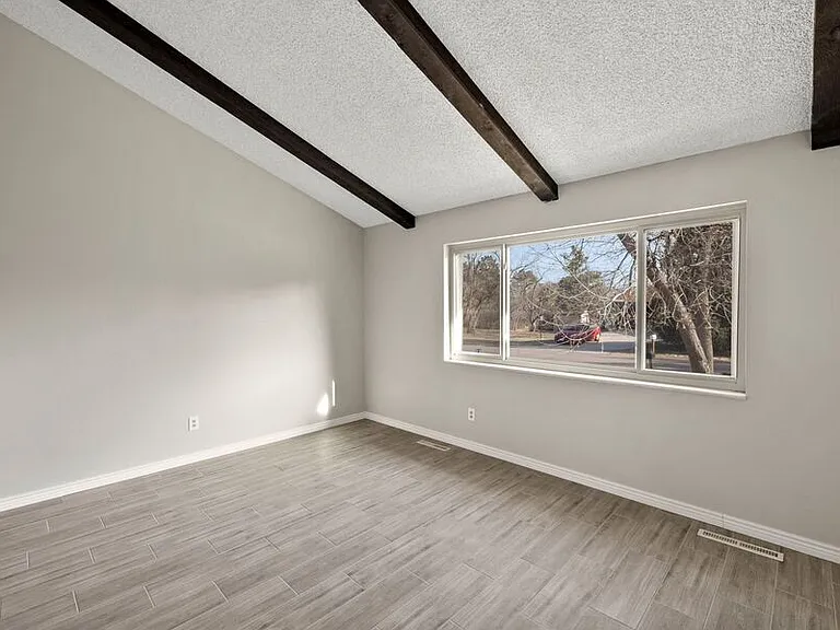 1404 Imperial Rd — Photo 5