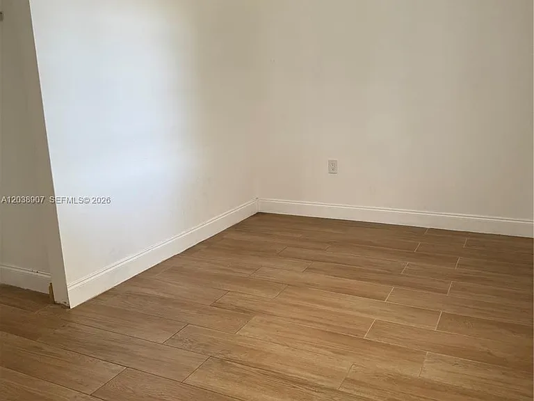 8275 SW 205th Ter — Photo 14
