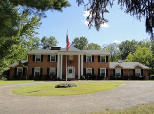 201 Ledbetter Rd, Xenia, OH 45385