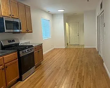 3 bed, 1500 sqft, $2,395 — Photo 3