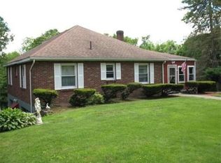 88 Center Rd, Dudley, MA 01571